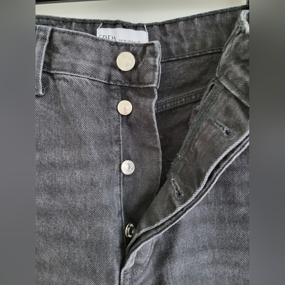 Zara Black Straight Leg Distressed Jeans size US 6 - Picture 4 of 7
